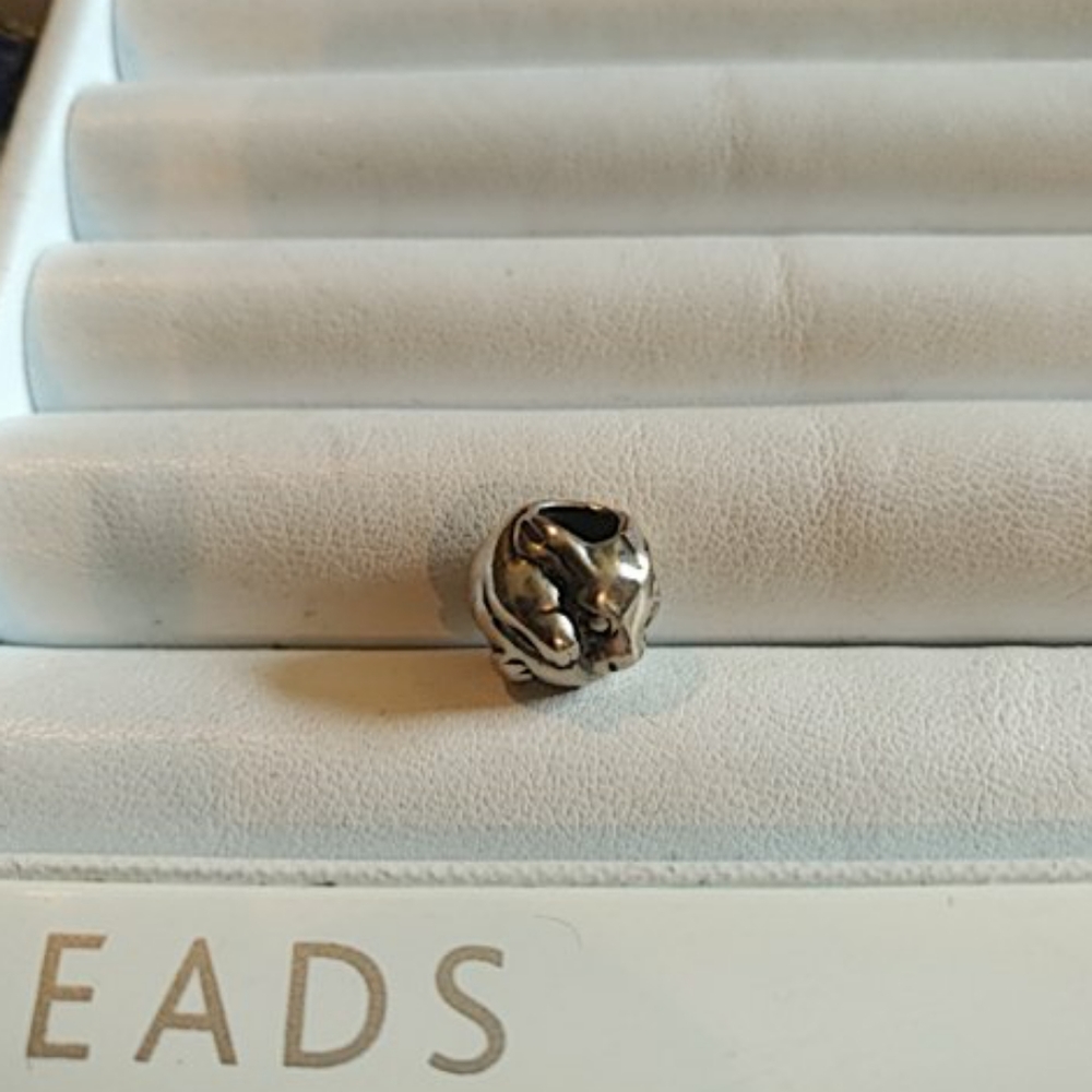 Trollbeads Chinese Rabbit bead - Picture 2 of 3